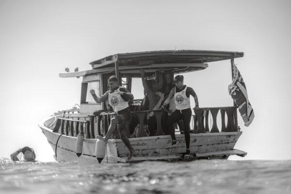 LIFE IS A HULI (250)