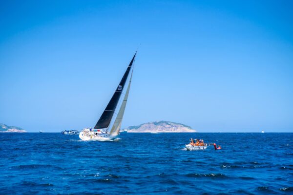 LIFE IS A HULI (515)